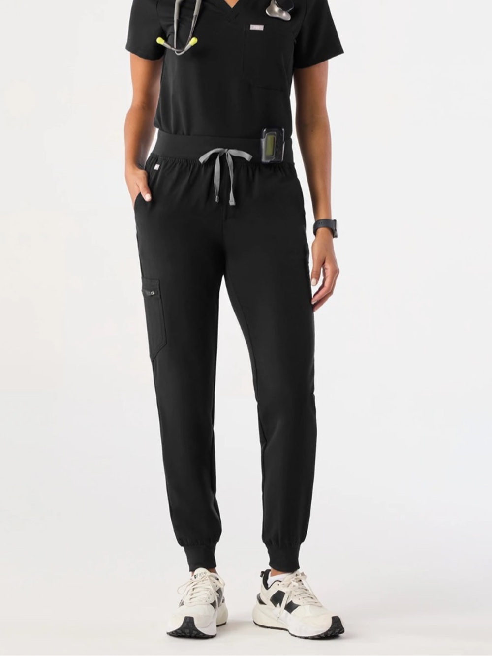 Women’s figs Zamora jogger in black